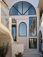 Nikon Boutique Hotel