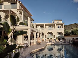Nikon Boutique Hotel
