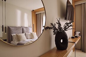 Nikon Boutique Hotel