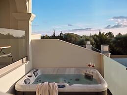 Nikon Boutique Hotel