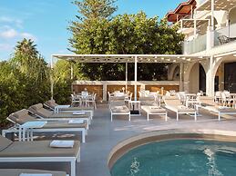 Nikon Boutique Hotel