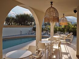Nikon Boutique Hotel