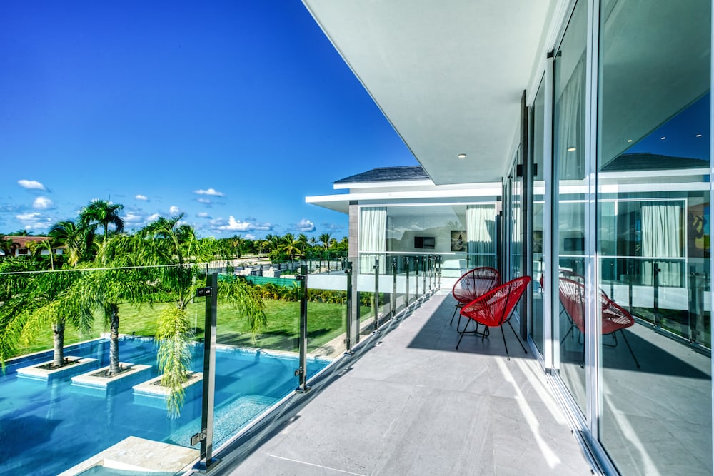 Modern and Fresh Oceanfront Villa
