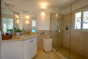 Private Villa with Pool and Golf Cart