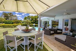 Private Villa with Pool and Golf Cart