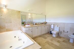 Private Villa with Pool and Golf Cart