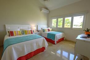Private Villa with Pool and Golf Cart