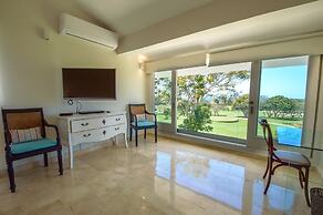 Private Villa with Pool and Golf Cart