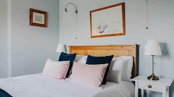 The Loft 2BR Duplex 82 Cathedral Cardiff Parking