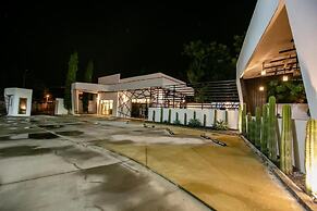 D la Torre Hotel