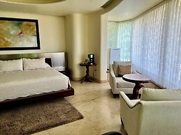 P V South Shore Luxury Accommodations