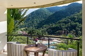 P V South Shore Luxury Accommodations