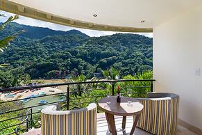 P V South Shore Luxury Accommodations
