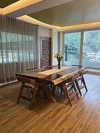 P V South Shore Luxury Accommodations