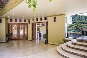 P V South Shore Luxury Accommodations