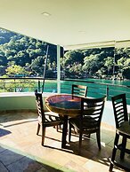 P V South Shore Luxury Accommodations