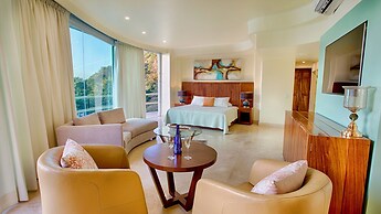 P V South Shore Luxury Accommodations