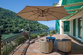 P V South Shore Luxury Accommodations