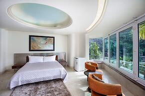 P V South Shore Luxury Accommodations
