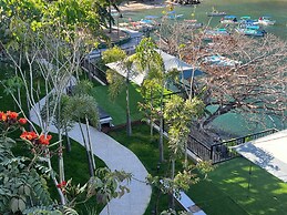 P V South Shore Luxury Accommodations