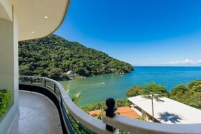 P V South Shore Luxury Accommodations