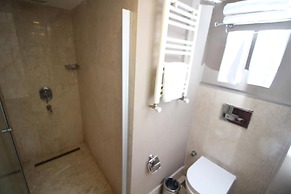 Vali Erdogan Konuk Evi Hitit Otel