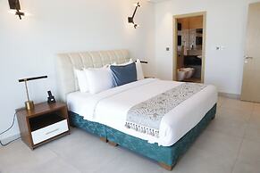 WATERFRONT HOTEL  APARTMENT