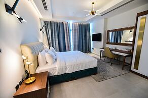 WATERFRONT HOTEL  APARTMENT