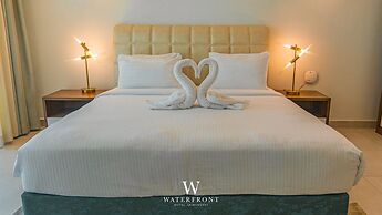 WATERFRONT HOTEL  APARTMENT