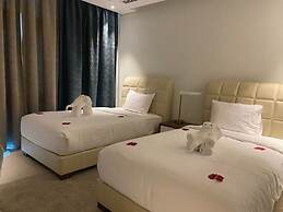 WATERFRONT HOTEL  APARTMENT