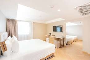 Away Bangkok Riverside Kene