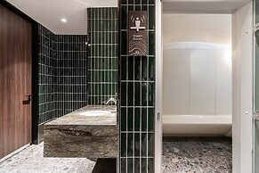 Gardina Asoke Hotel & Residence