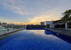 Lion Peak Hotel Hamilton