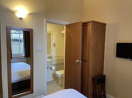 Orchard Hotel