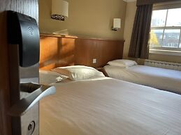 Orchard Hotel