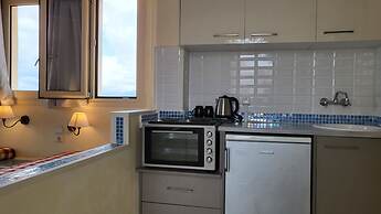 2 Bed Apartment - Sleeps 8 - Pool, Patio, Views
