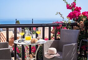 2 Bed Apartment - Sleeps 8 - Pool, Patio, Views