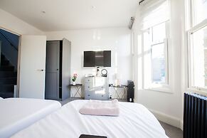 Surbiton Luxury Garden House 19