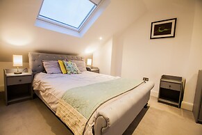 Surbiton Luxury Garden House 19