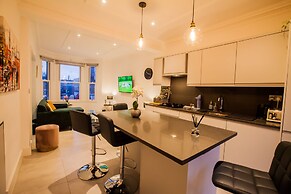 Surbiton Luxury Garden House 19