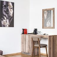 Iasonos Suites
