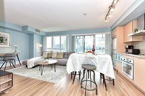 The Bay Suites MTCC CN TOWER