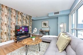 The Bay Suites MTCC CN TOWER