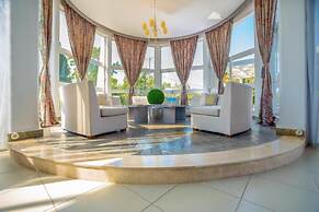 Happy Days Hotel