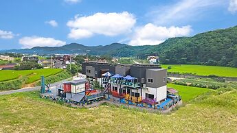 Gyeongju Edis Poolvilla