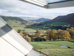 Tyn Llwyn Barn