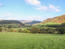 Tyn Llwyn Barn