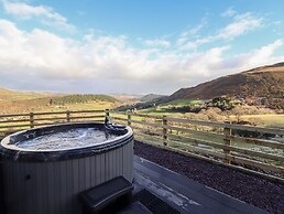 Tyn Llwyn Barn