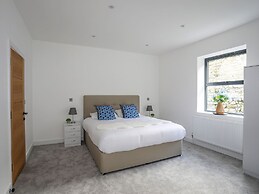 Bryn Min Manton Apartment