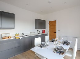 Bryn Min Manton Apartment